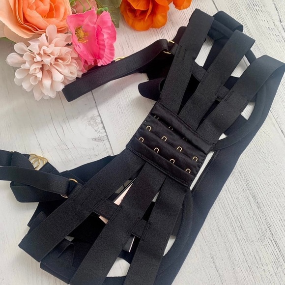 32DDD /32D Victoria secret bra NWT - Picture 6 of 9